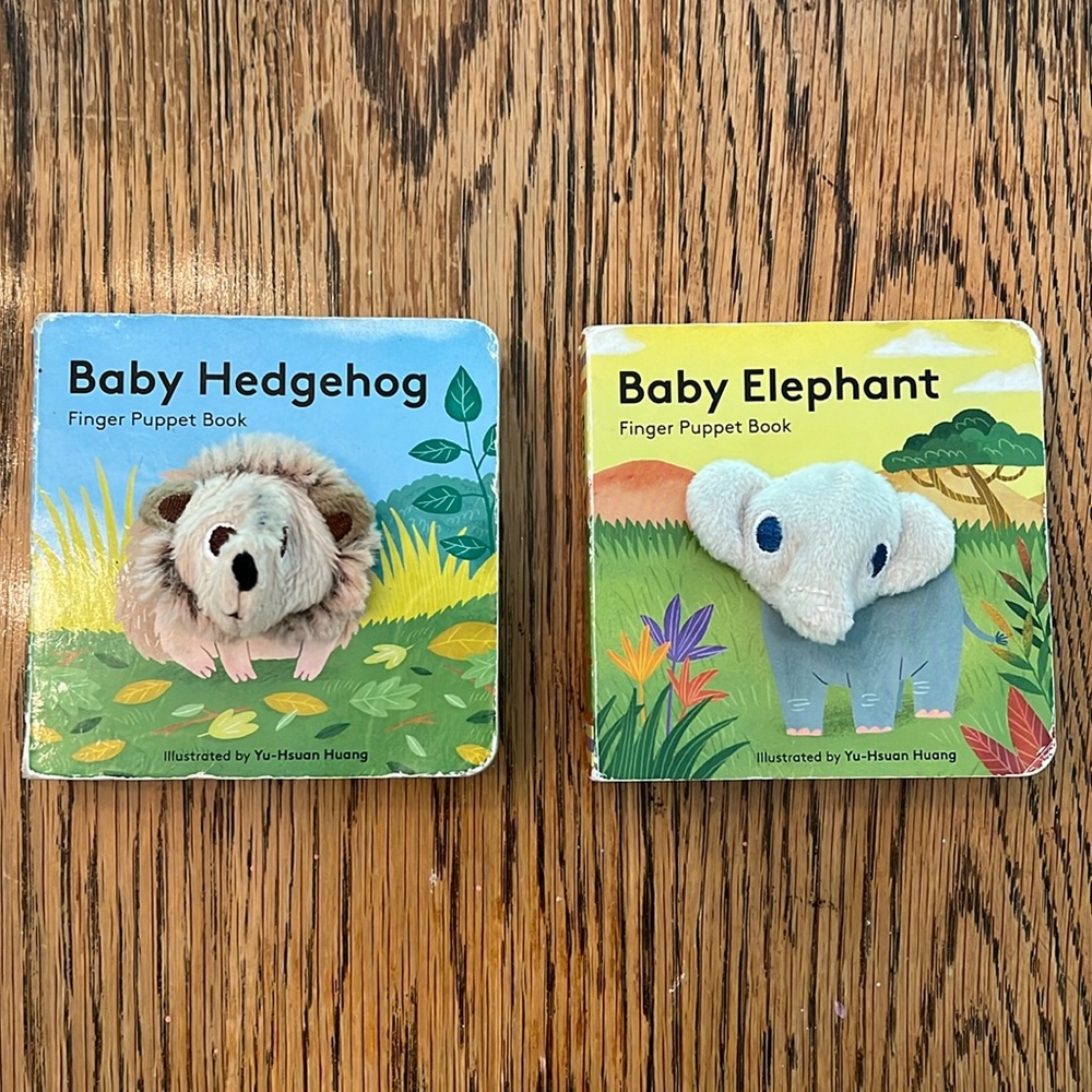 ANIMAL BABY BOARD BOOK FINGER PUPPETS - HEDGEHOG AND ELEPHANT
